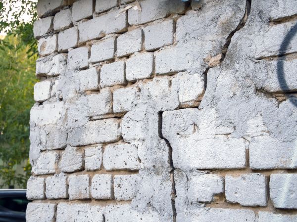 Cracked Brick Wall Repair in Meridian